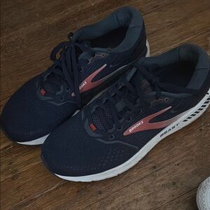 Brooks Men's Athletic Shoes - Dark Blue and Red